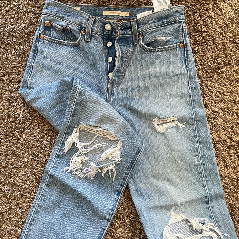 Levi’s Wedgie Straight